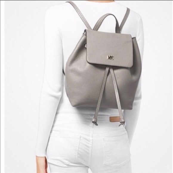 Michael Kors Junie Backpack - New - Picture 2 of 8